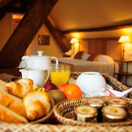Hotel Saint-Laurent, The Originals Relais Montfort l'Amaury Bagian luar foto