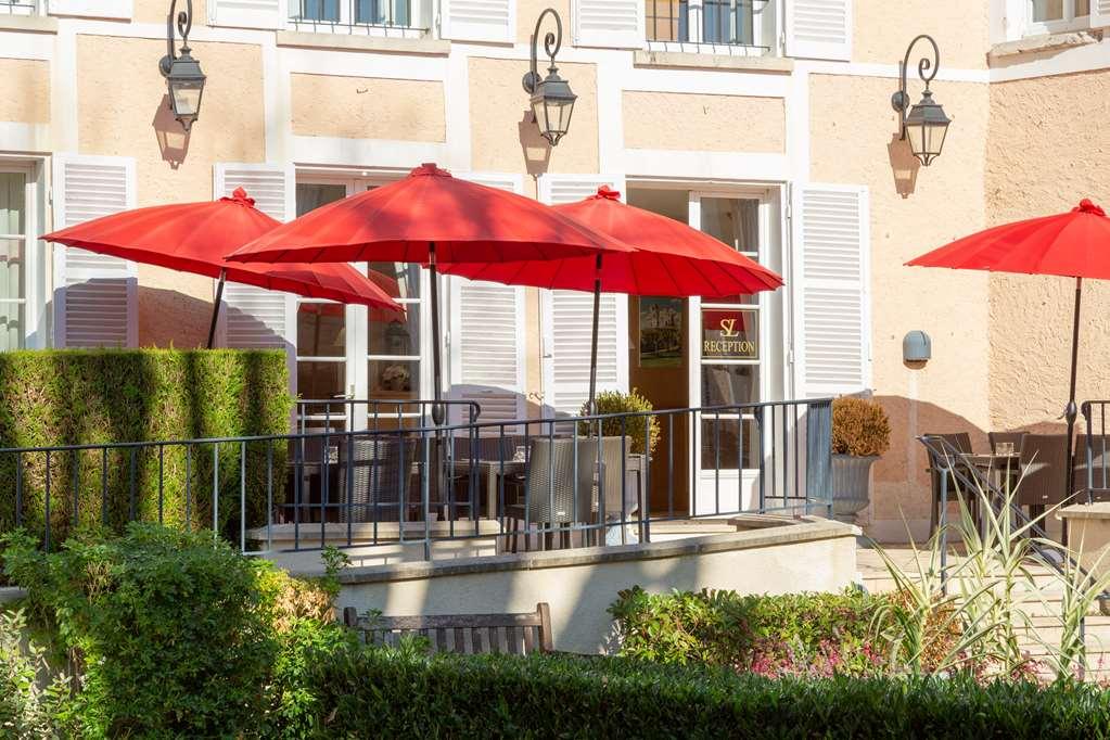 Hotel Saint-Laurent, The Originals Relais Montfort l'Amaury Bagian luar foto