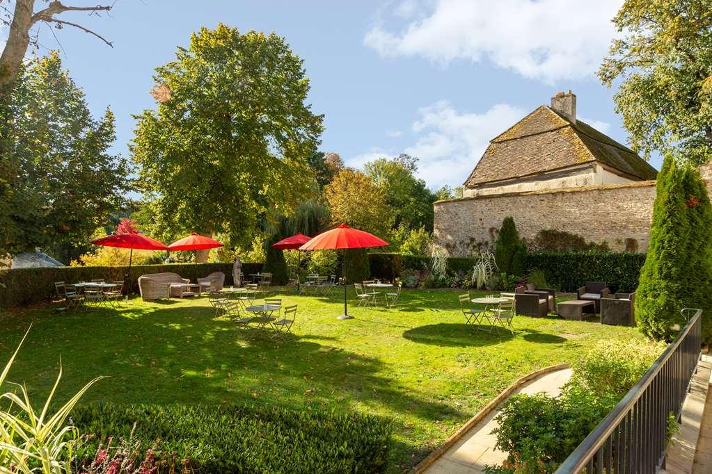 Hotel Saint-Laurent, The Originals Relais Montfort l'Amaury Bagian luar foto