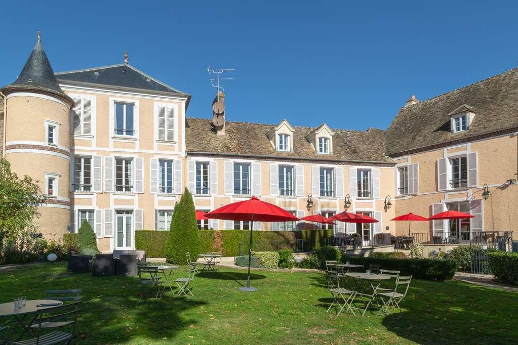 Hotel Saint-Laurent, The Originals Relais Montfort l'Amaury Bagian luar foto