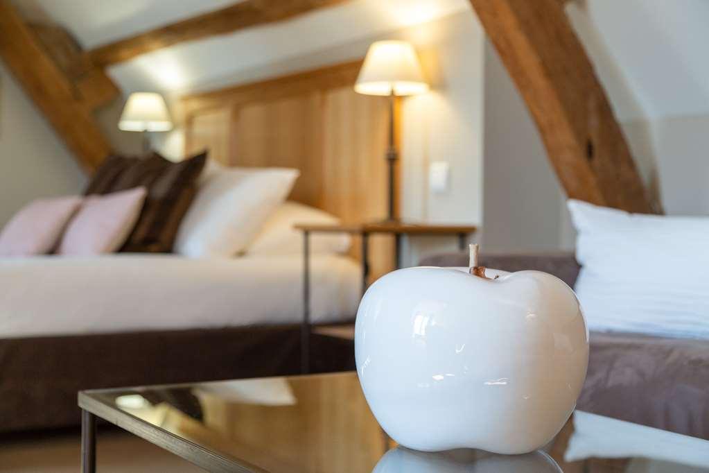 Hotel Saint-Laurent, The Originals Relais Montfort l'Amaury Ruang foto
