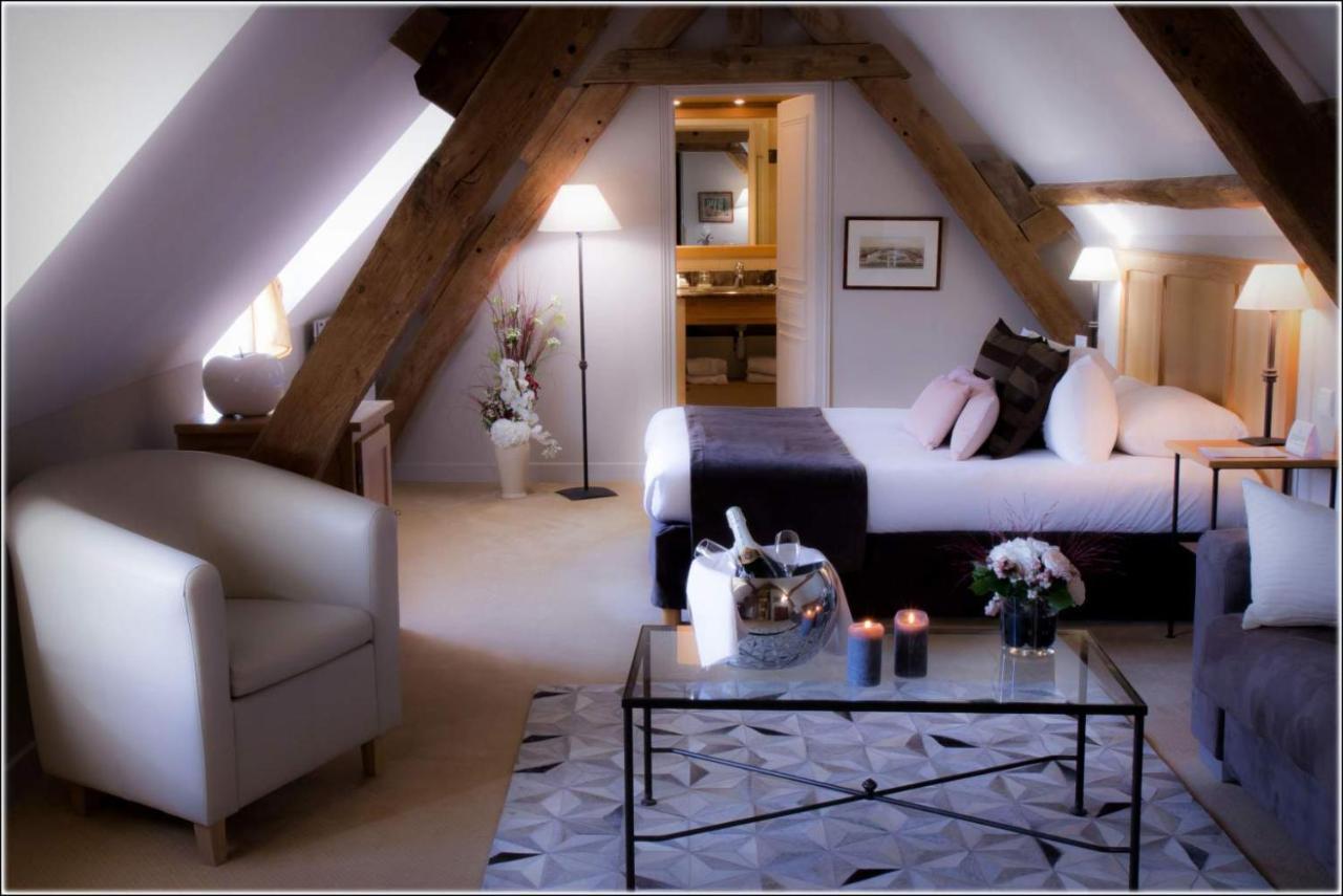 Hotel Saint-Laurent, The Originals Relais Montfort l'Amaury Bagian luar foto