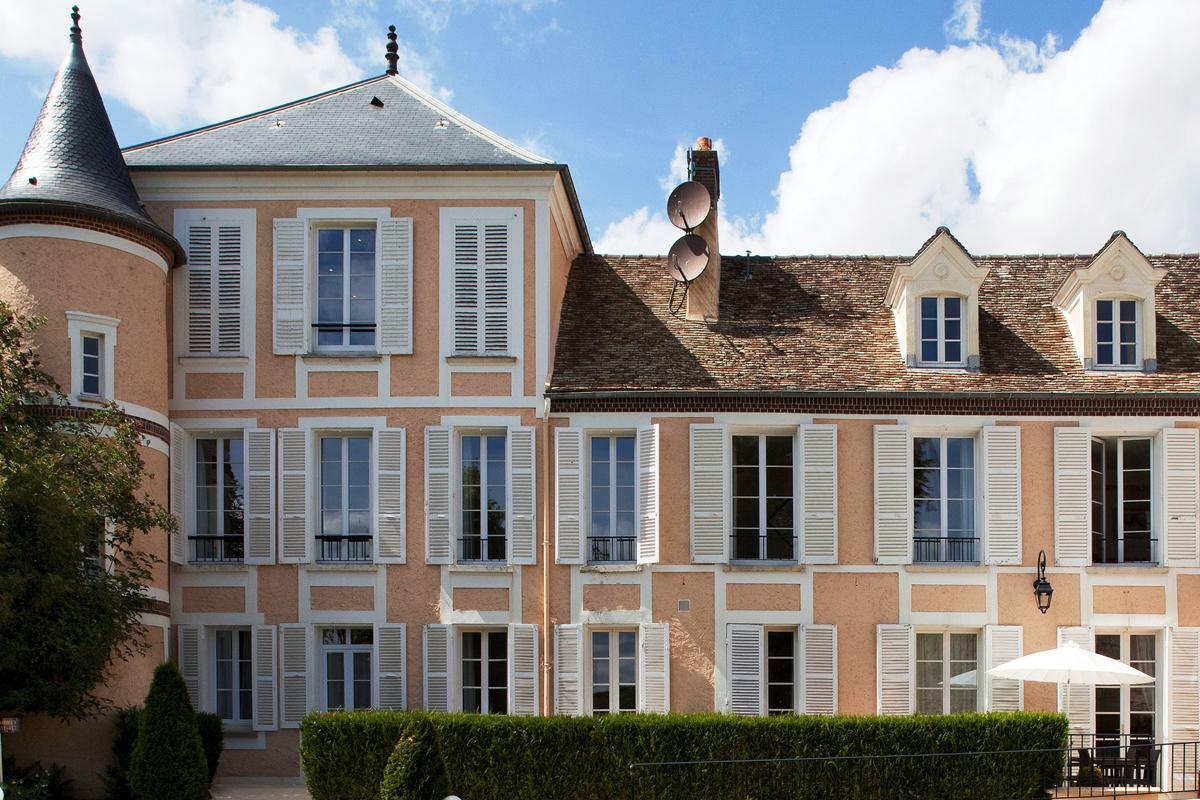 Hotel Saint-Laurent, The Originals Relais Montfort l'Amaury Bagian luar foto