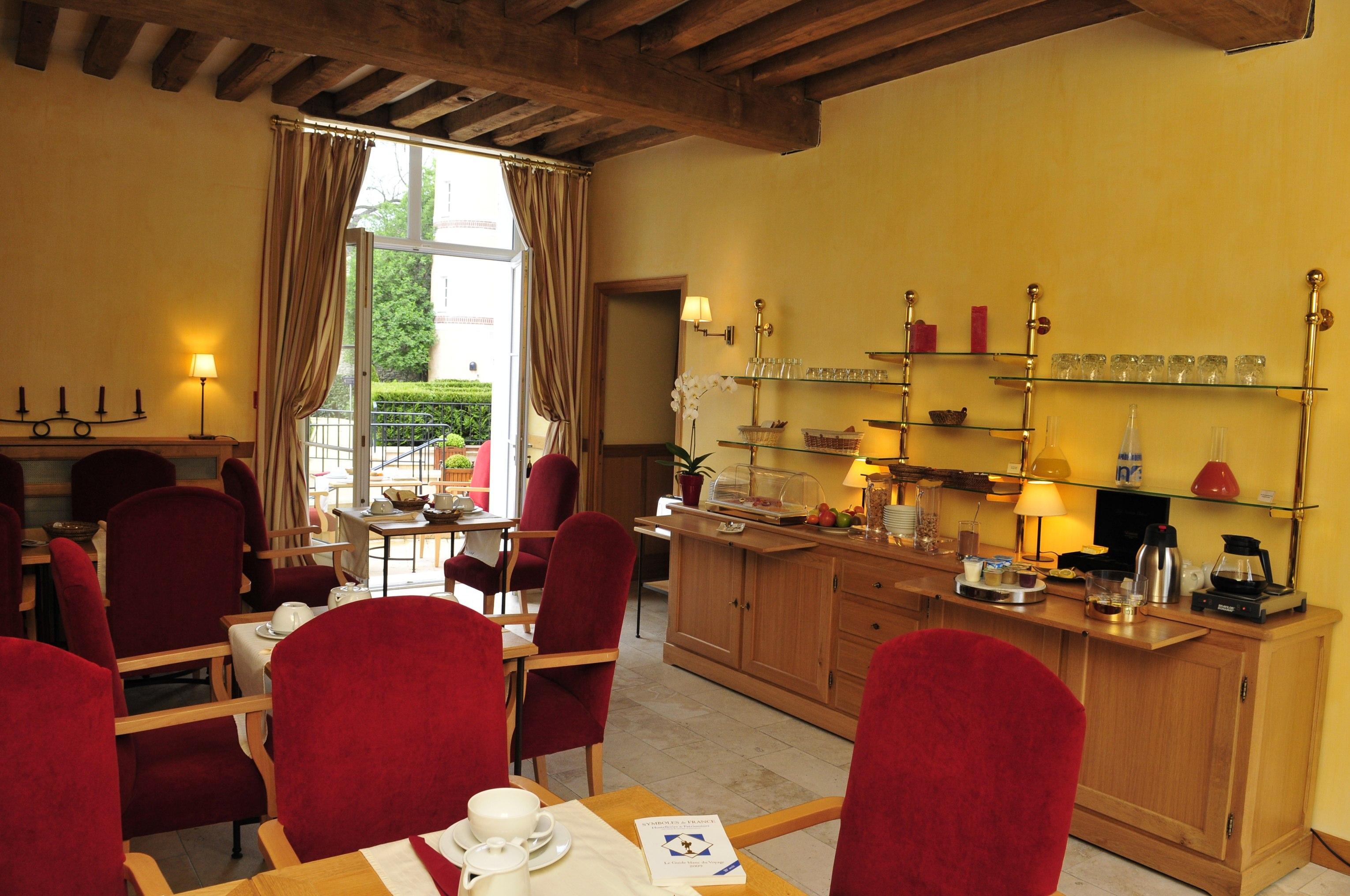 Hotel Saint-Laurent, The Originals Relais Montfort l'Amaury Bagian luar foto
