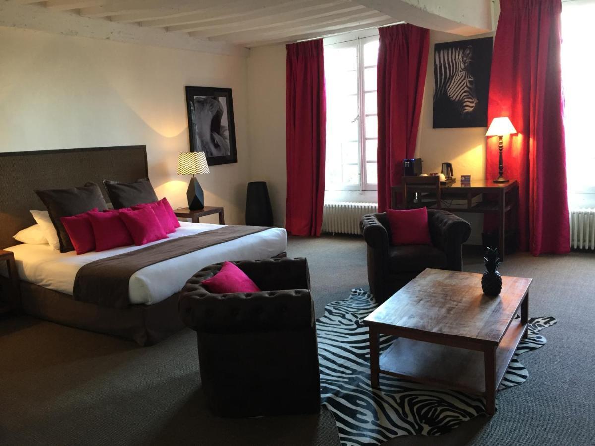 Hotel Saint-Laurent, The Originals Relais Montfort l'Amaury Bagian luar foto