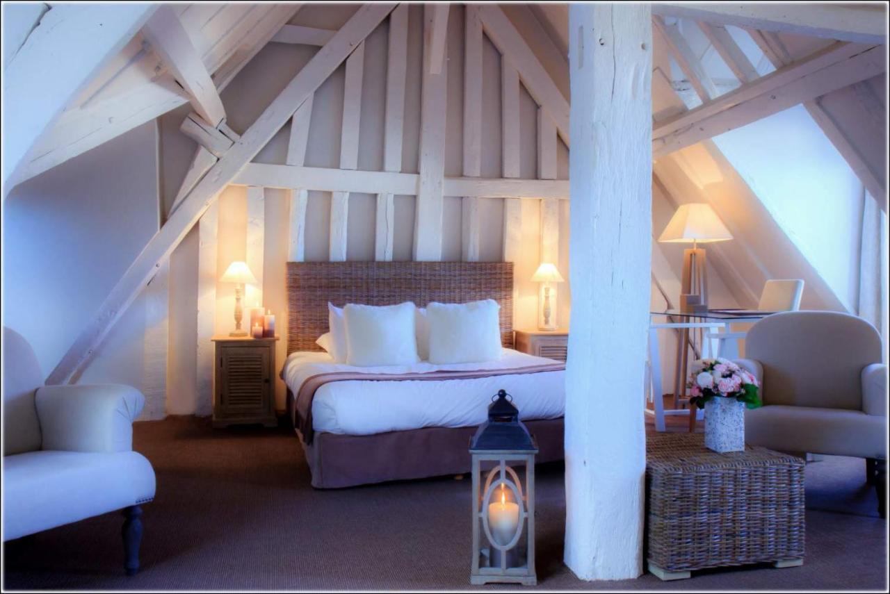 Hotel Saint-Laurent, The Originals Relais Montfort l'Amaury Bagian luar foto